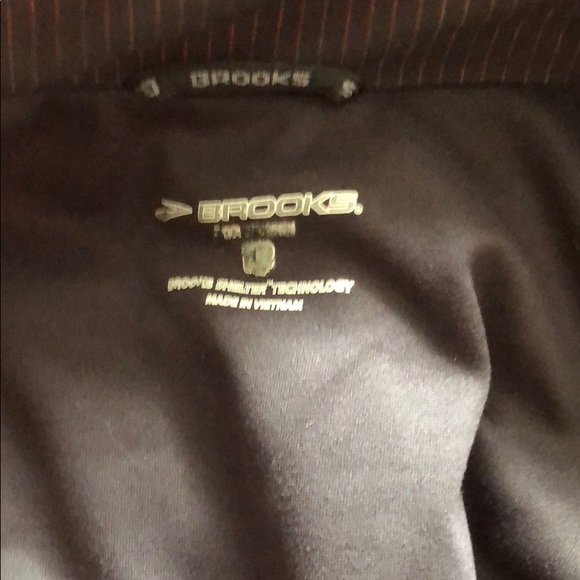 Brooks lightweight puffer jacket - Picture 2 of 3